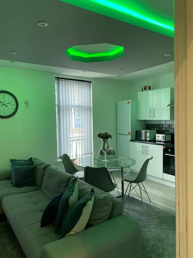 Ali'S Holiday Apartments F3 แบล็คพูล ภายนอก รูปภาพ
